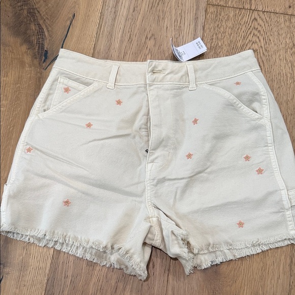 American Eagle Outfitters Cream Star-Embroidered High Waist Shorts - Picture 1 of 2